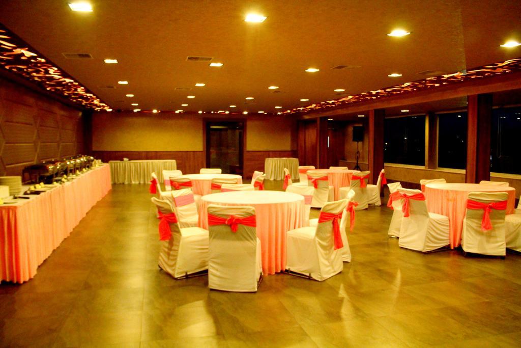 ​Justa Hyderabad Hotell Eksteriør bilde