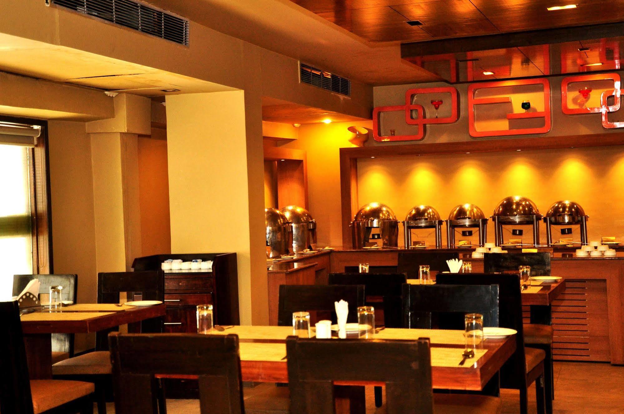 ​Justa Hyderabad Hotell Eksteriør bilde