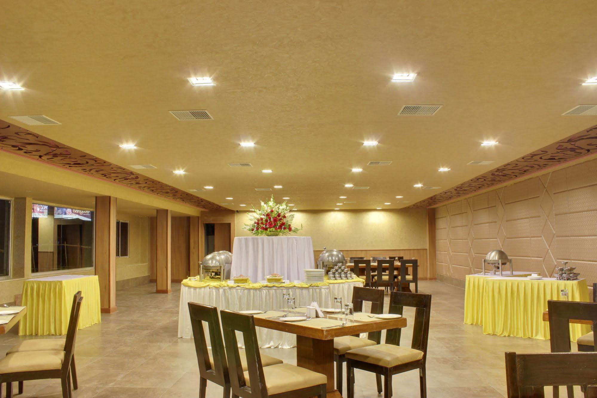​Justa Hyderabad Hotell Eksteriør bilde