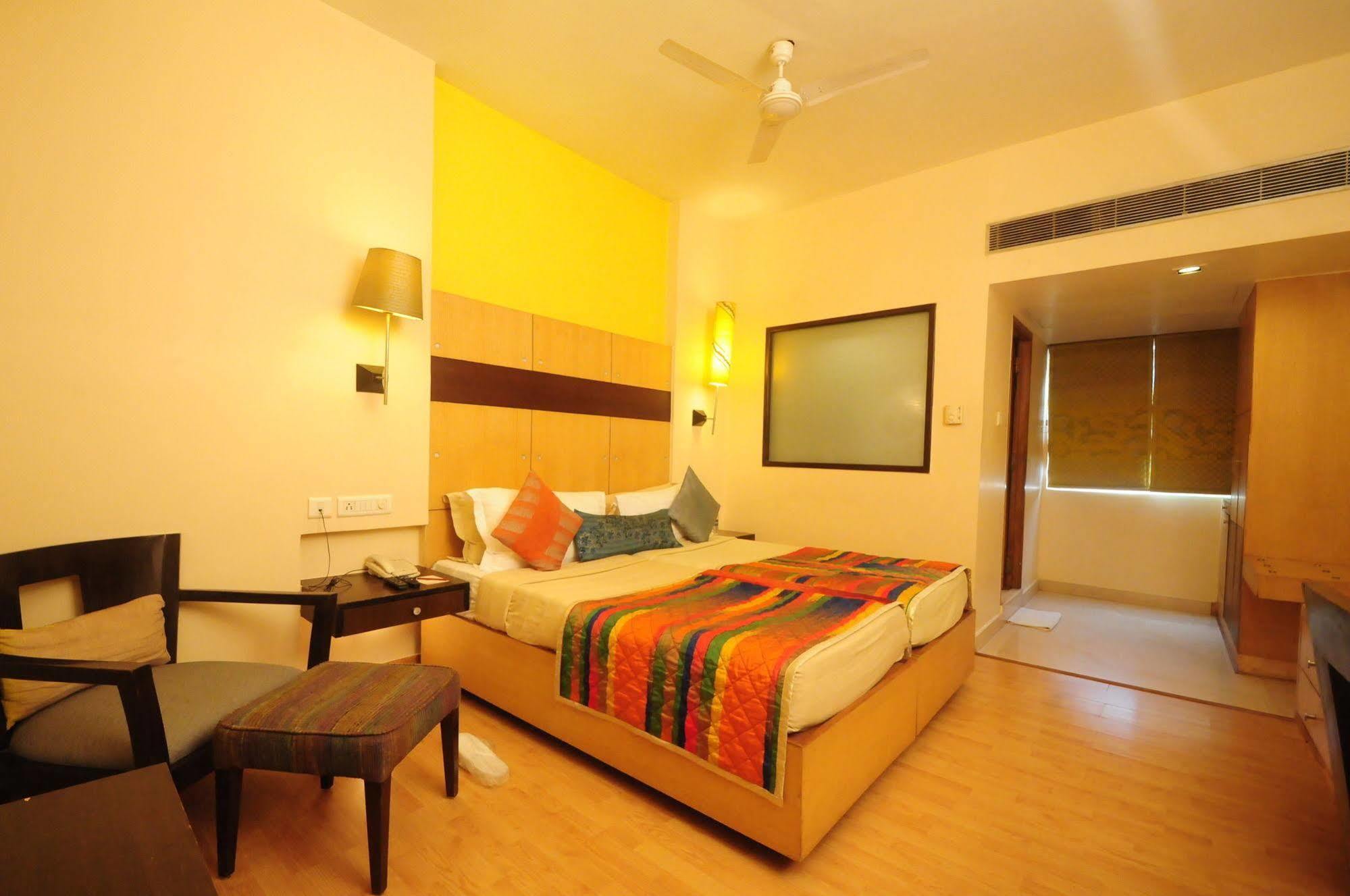 ​Justa Hyderabad Hotell Eksteriør bilde